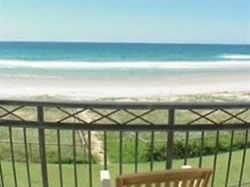 Golden Riviera Beach Resort - Accommodation in Surfers Paradise 8