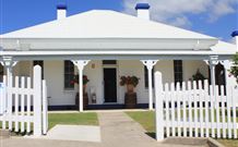 Smoky Cape Lighthouse Bed And Breakfast - Accommodation in Surfers Paradise 2