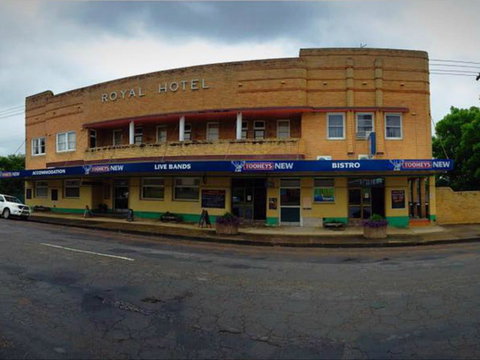 Royal Hotel Dungog - Accommodation in Surfers Paradise 3