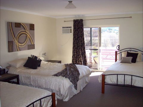 Colonial Inn Guest Rooms - Accommodation in Surfers Paradise 2