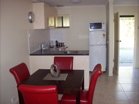 Colonial Inn Guest Rooms - Accommodation in Surfers Paradise 7