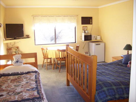 Colonial Inn Guest Rooms - Accommodation in Surfers Paradise 9
