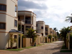 The Grange Resort Hervey Bay - Accommodation in Surfers Paradise 2