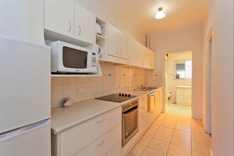 Relax On Regina - Accommodation in Surfers Paradise 58