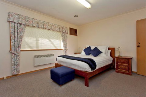 Relax On Regina - Accommodation in Surfers Paradise 4