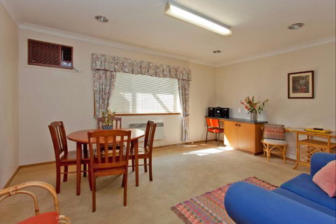 Relax On Regina - Accommodation in Surfers Paradise 6