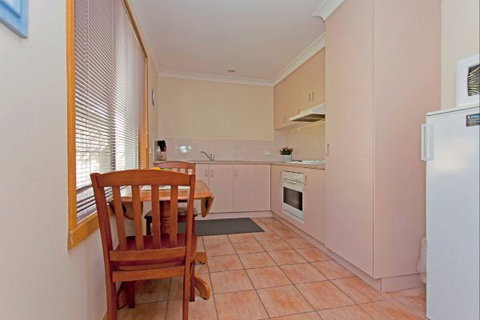 Relax On Regina - Accommodation in Surfers Paradise 8