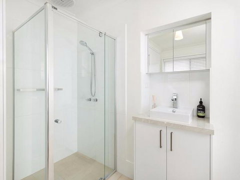 Relax On Regina - Accommodation in Surfers Paradise 25