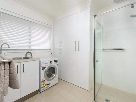Relax On Regina - Accommodation in Surfers Paradise 26