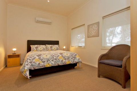 Relax On Regina - Accommodation in Surfers Paradise 31