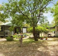 Red Tractor Retreat - Accommodation in Surfers Paradise