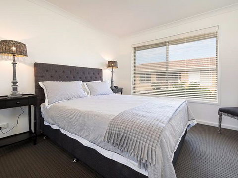 Relax On Regina - Accommodation in Surfers Paradise 12