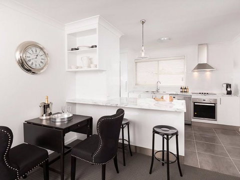Relax On Regina - Accommodation in Surfers Paradise 14