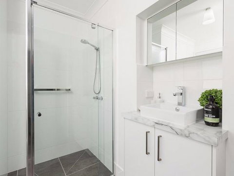 Relax On Regina - Accommodation in Surfers Paradise 16