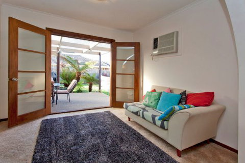 Relax On Regina - Accommodation in Surfers Paradise 70