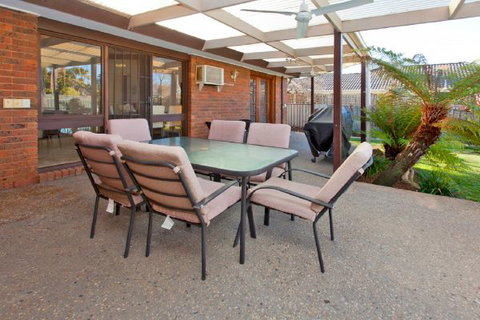 Relax On Regina - Accommodation in Surfers Paradise 73