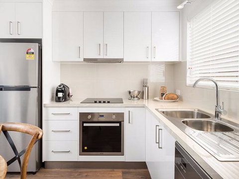 Relax On Regina - Accommodation in Surfers Paradise 38