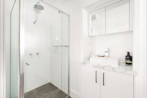 Relax On Regina - Accommodation in Surfers Paradise 46