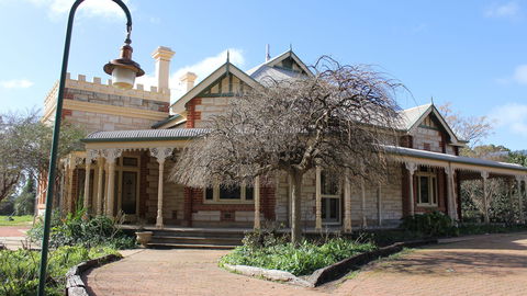 Cockburn House - Accommodation in Surfers Paradise 0