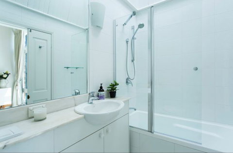 The Essence Of Paddington Living - Accommodation in Surfers Paradise 5