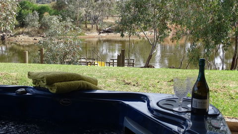 Jandas Lake View - Accommodation in Surfers Paradise 0