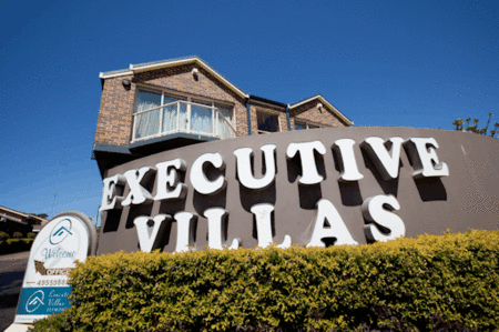 Jesmond Executive Villas - Accommodation in Surfers Paradise
