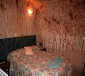 Radeka Downunder Underground Motel And Backpackers Inn - Accommodation in Surfers Paradise 2