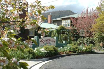 Rosie's Inn - Accommodation in Surfers Paradise 0