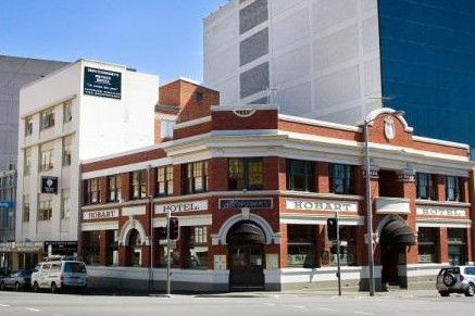 Montgomery's Private Hotel & YHA - Accommodation in Surfers Paradise 4