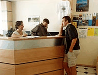Montgomery's Private Hotel & YHA - Accommodation in Surfers Paradise 3