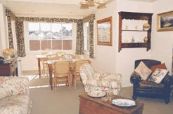 Louisa's Cottage - Accommodation in Surfers Paradise