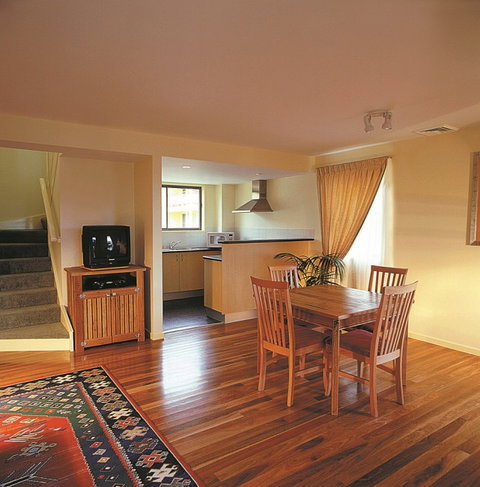 Raffertys Resort - Accommodation in Surfers Paradise 1