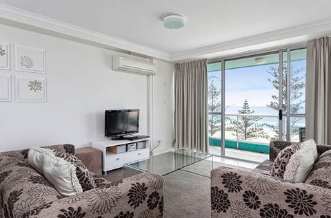 Ocean Plaza Resort - Coolangatta - Accommodation in Surfers Paradise 3