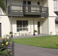 Glenelg Sea-Breeze BB - Accommodation in Surfers Paradise
