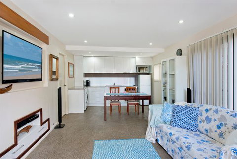 Akama Vista - Couple's Retreat - Accommodation in Surfers Paradise 2