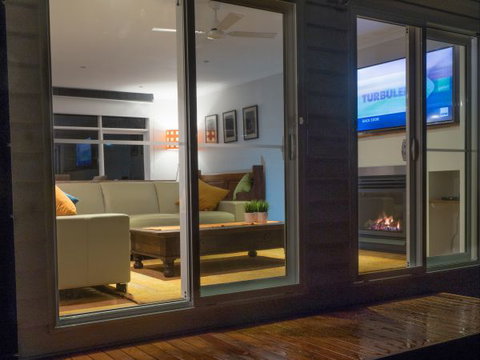 Alice's Palace Ocean Grove - Accommodation in Surfers Paradise 2
