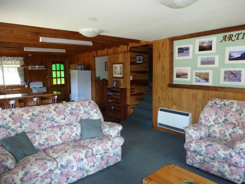 Arties Cottage Accommodation - Accommodation in Surfers Paradise 1