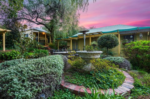 Bendigo Cottages Bed And Breakfast - Accommodation in Surfers Paradise 0