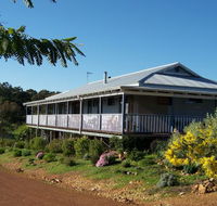 Blue House Bed and Breakfast - Accommodation in Surfers Paradise