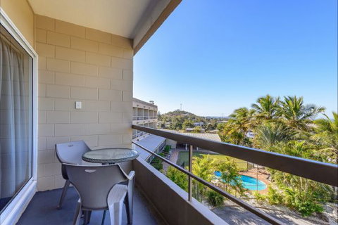 Camelot Motel And Licenced Restaurant - Accommodation in Surfers Paradise 5