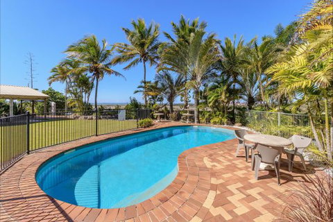 Camelot Motel And Licenced Restaurant - Accommodation in Surfers Paradise 6
