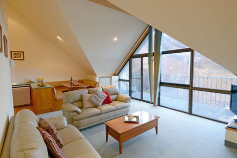 Falls Creek Country Club - Accommodation in Surfers Paradise 4