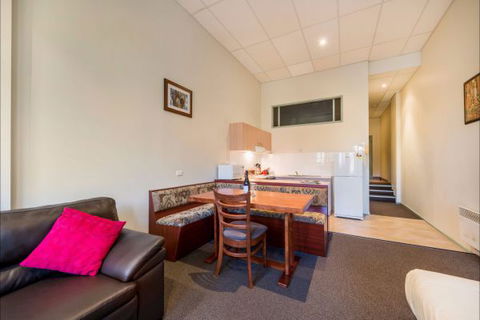 Falls Creek Country Club - Accommodation in Surfers Paradise 7