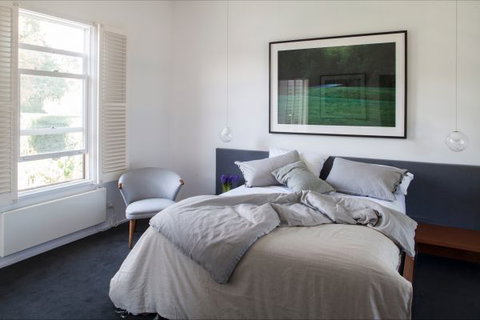 Flop House - Accommodation in Surfers Paradise 3