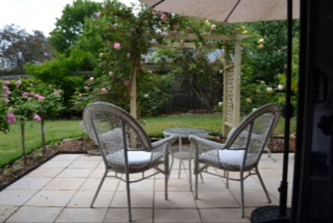 Garden Cottage B And B - Accommodation in Surfers Paradise 1