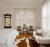 Mollisons - Accommodation in Surfers Paradise