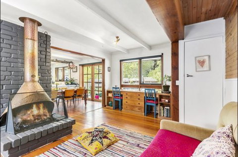 Ocean Groovers Getaway - Accommodation in Surfers Paradise 0
