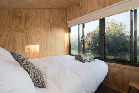 Shacky In The Olive Grove - Accommodation in Surfers Paradise 2