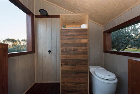 Shacky In The Olive Grove - Accommodation in Surfers Paradise 3