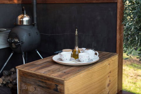 Shacky In The Olive Grove - Accommodation in Surfers Paradise 4